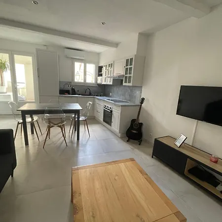 Maison De Village Avec Balcon Rooftop Holiday home